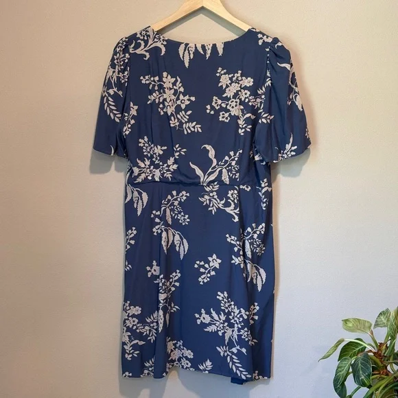SÉZANE Lily Dress in Blue & Cream Floral Print sz US 8 / FR 40 EUC - Picture 6 of 12